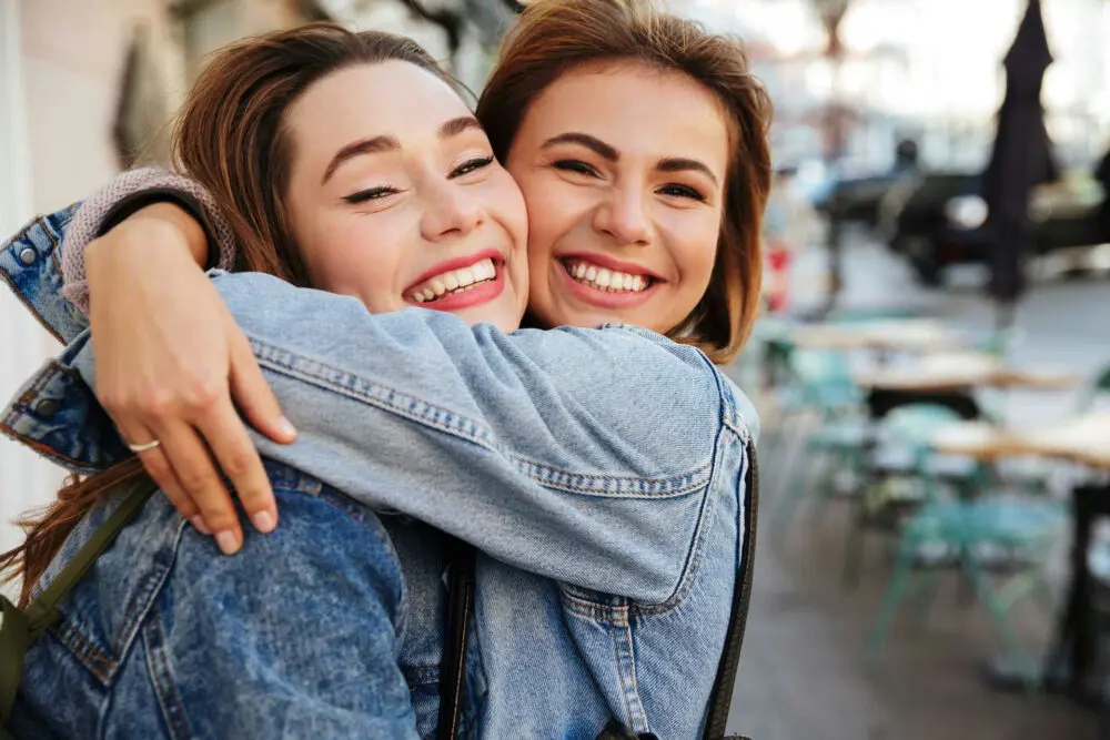 Teen interacting with peers during everyday emotional experiences