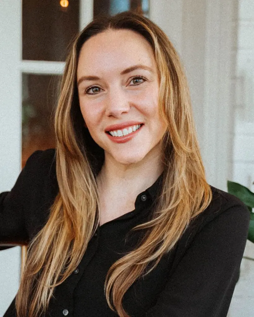 Headshot-Lydia-Spence2