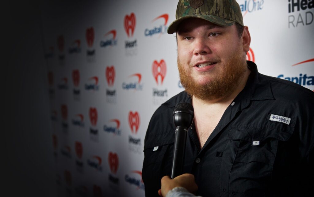 Luke Combs being interviewed about his OCD